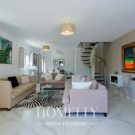 Elegante Avec Piscine A - Chrystal Saint Tropez